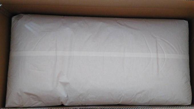 White Silicon Dioxide (SiO₂) Powder in packaging